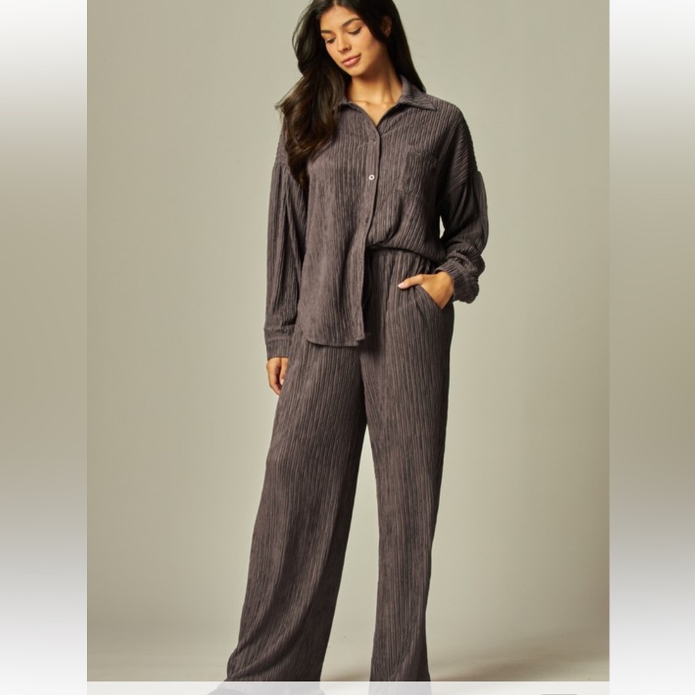 #429 crinkle charcoal set ✨ PRICE FIRM ✨